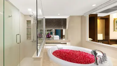 ROYAL CLIFF BEACH HOTEL
