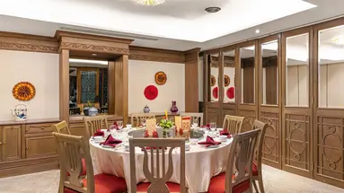 ROYAL CLIFF BEACH HOTEL