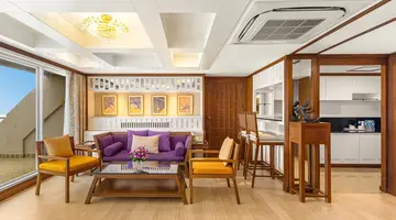 ROYAL CLIFF BEACH HOTEL