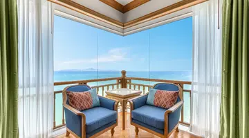 ROYAL CLIFF BEACH HOTEL