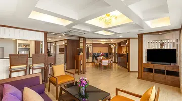 ROYAL CLIFF BEACH HOTEL