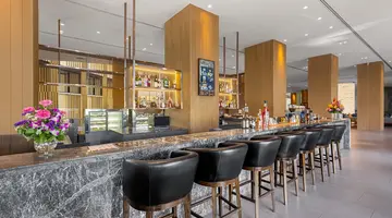 ROYAL CLIFF BEACH HOTEL