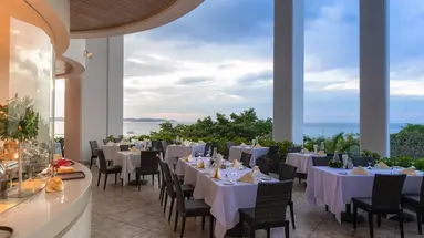 ROYAL CLIFF BEACH HOTEL