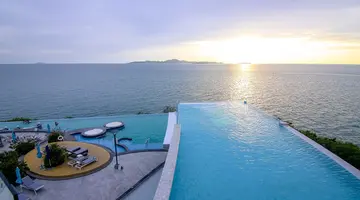 ROYAL CLIFF BEACH HOTEL