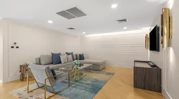 ROYAL CLIFF BEACH HOTEL