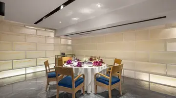 ROYAL CLIFF BEACH HOTEL