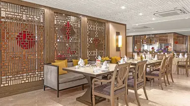 ROYAL CLIFF BEACH HOTEL