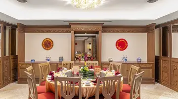 ROYAL CLIFF BEACH HOTEL