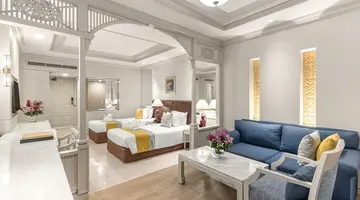 ROYAL CLIFF BEACH HOTEL