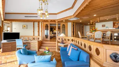 ROYAL CLIFF BEACH HOTEL
