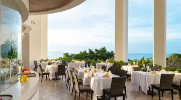 ROYAL CLIFF BEACH HOTEL