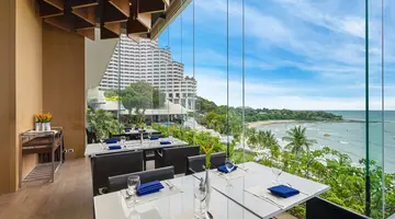 ROYAL CLIFF BEACH HOTEL