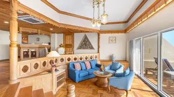 ROYAL CLIFF BEACH HOTEL