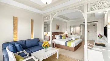 ROYAL CLIFF BEACH HOTEL