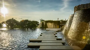 ROYAL CLIFF BEACH HOTEL