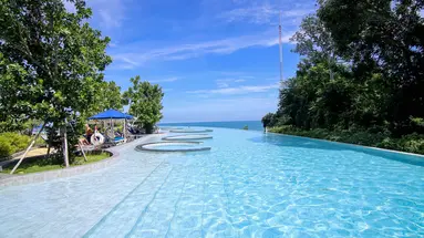 ROYAL CLIFF BEACH HOTEL