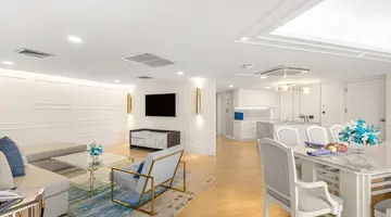 ROYAL CLIFF BEACH HOTEL
