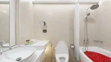 ROYAL CLIFF BEACH HOTEL