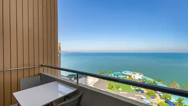 ROYAL CLIFF BEACH HOTEL