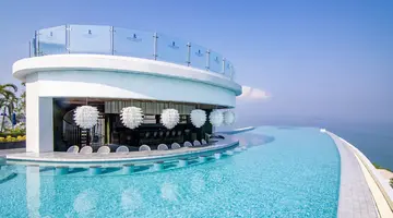 ROYAL CLIFF BEACH HOTEL