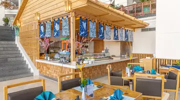 ROYAL CLIFF BEACH HOTEL
