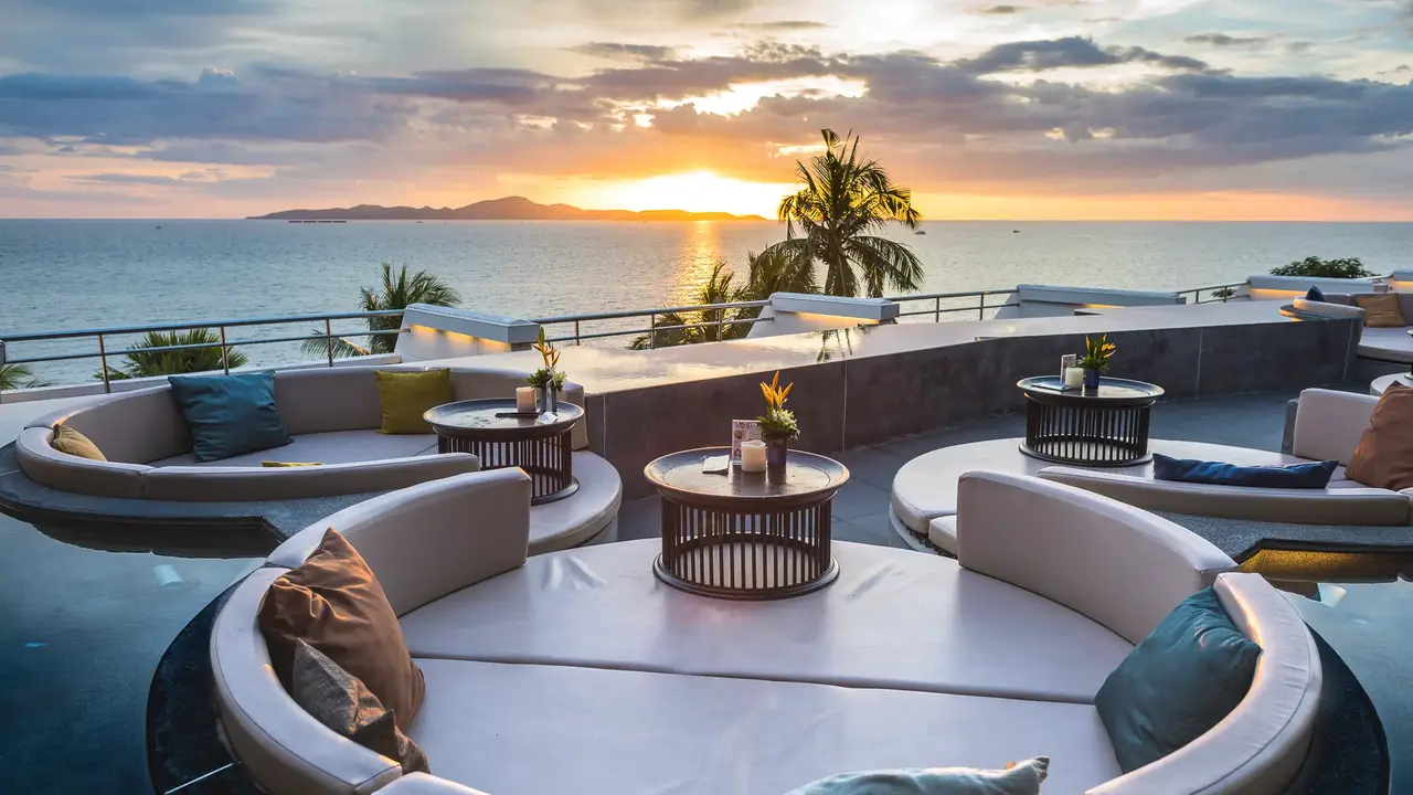 ROYAL CLIFF BEACH TERRACE