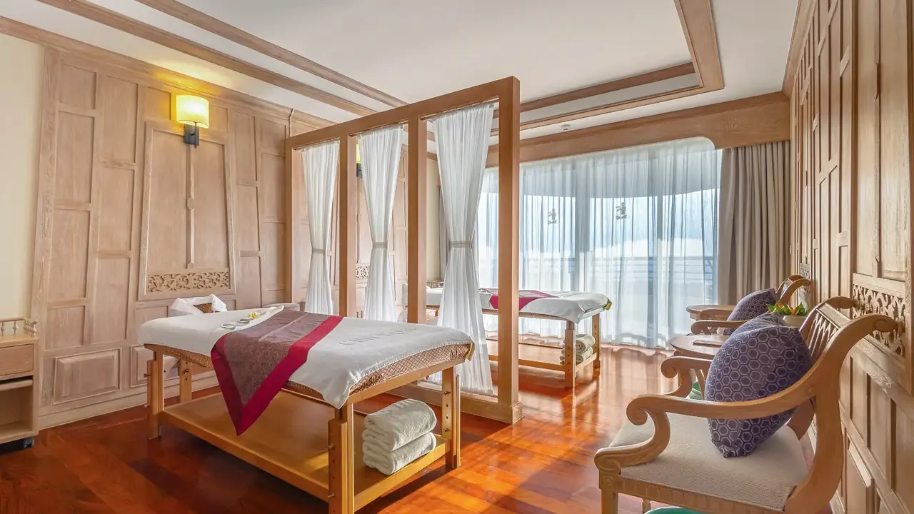 ROYAL CLIFF BEACH TERRACE