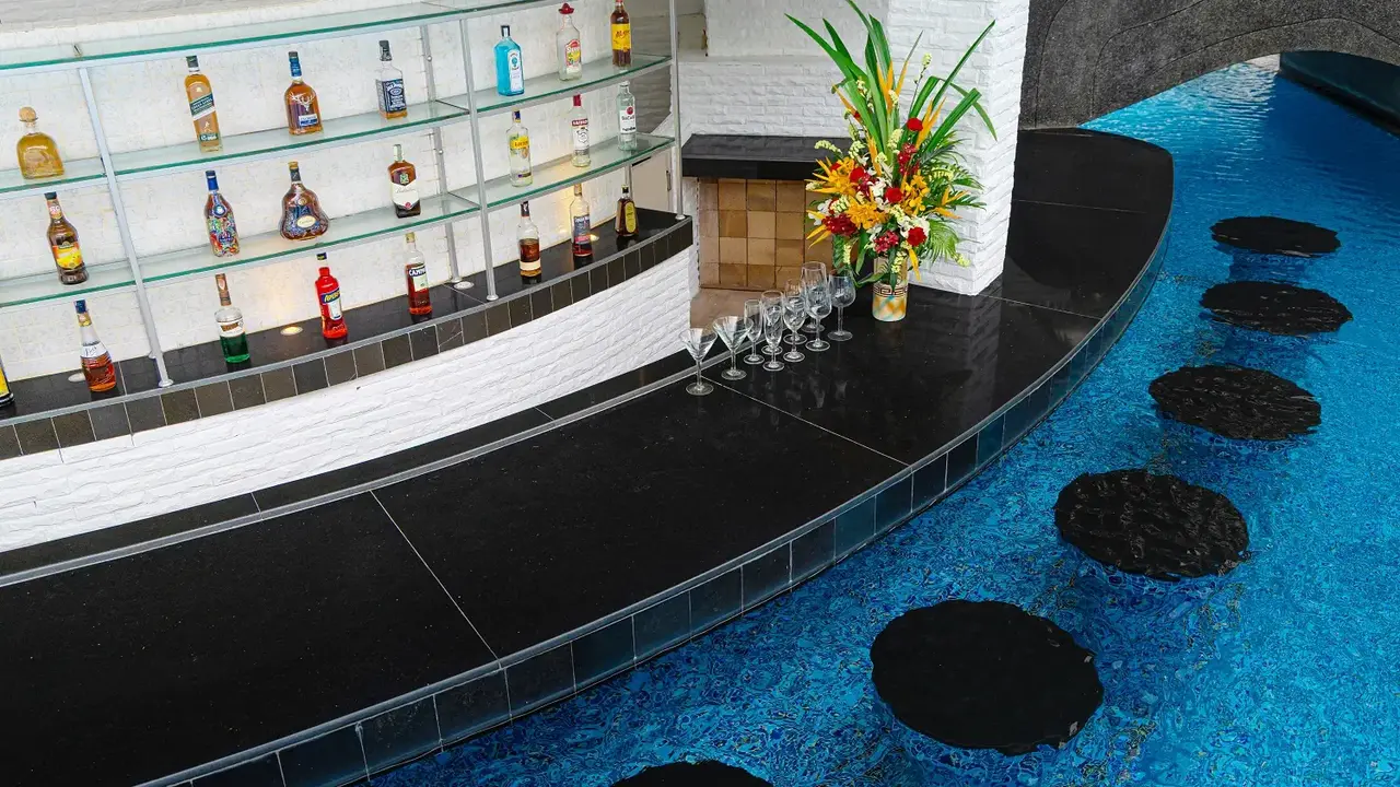 ROYAL CLIFF BEACH TERRACE