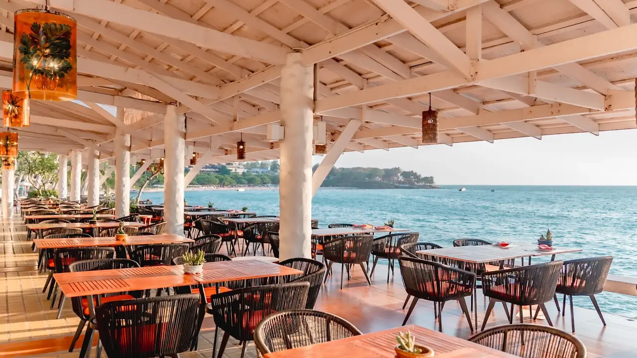 ROYAL CLIFF BEACH TERRACE