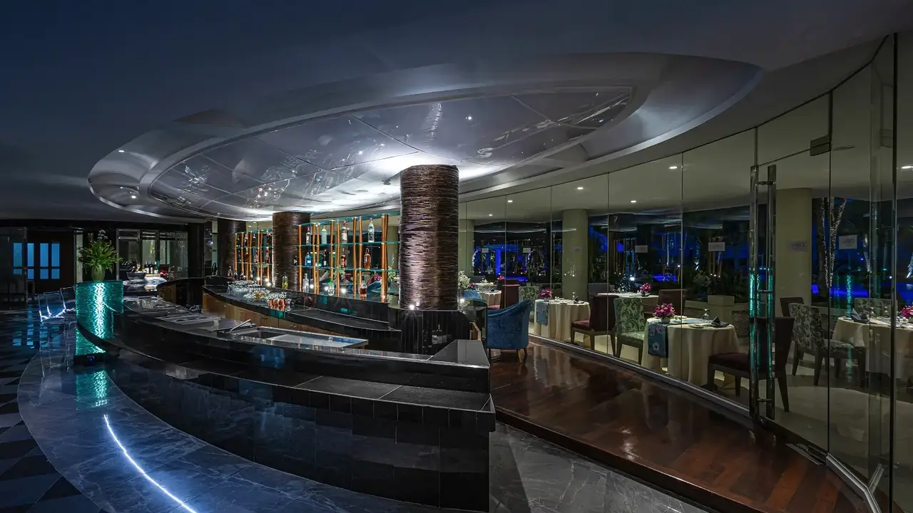 ROYAL CLIFF BEACH TERRACE