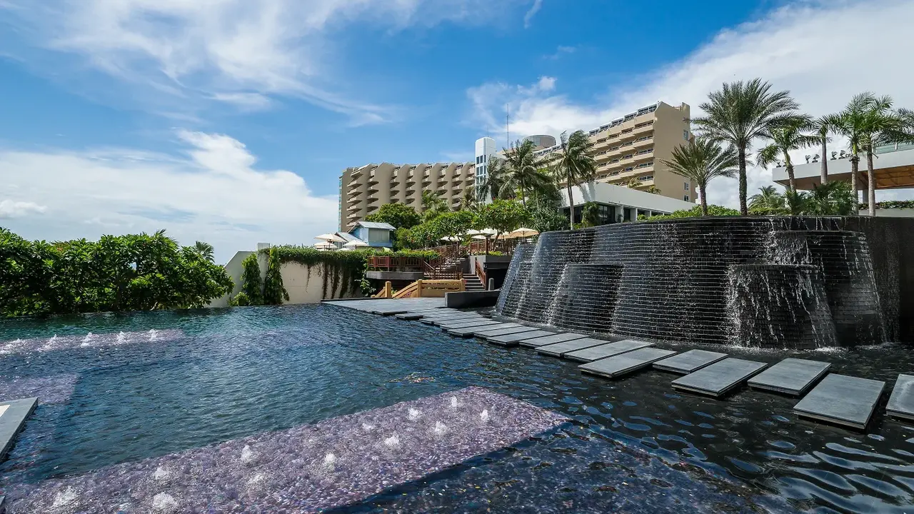 ROYAL CLIFF BEACH TERRACE