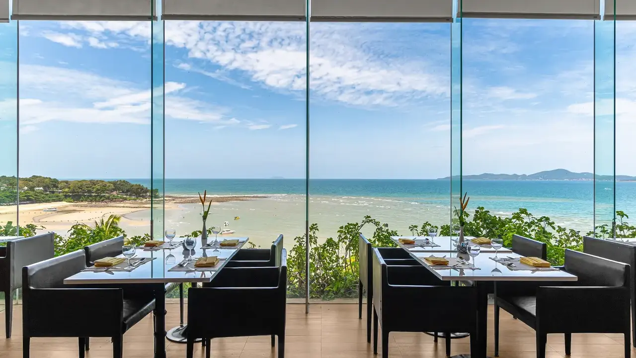 ROYAL CLIFF BEACH TERRACE