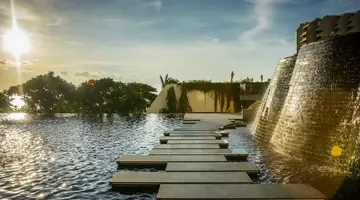 ROYAL CLIFF BEACH TERRACE