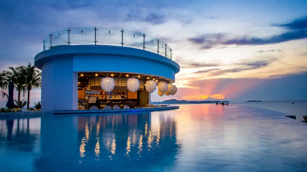 ROYAL CLIFF BEACH TERRACE