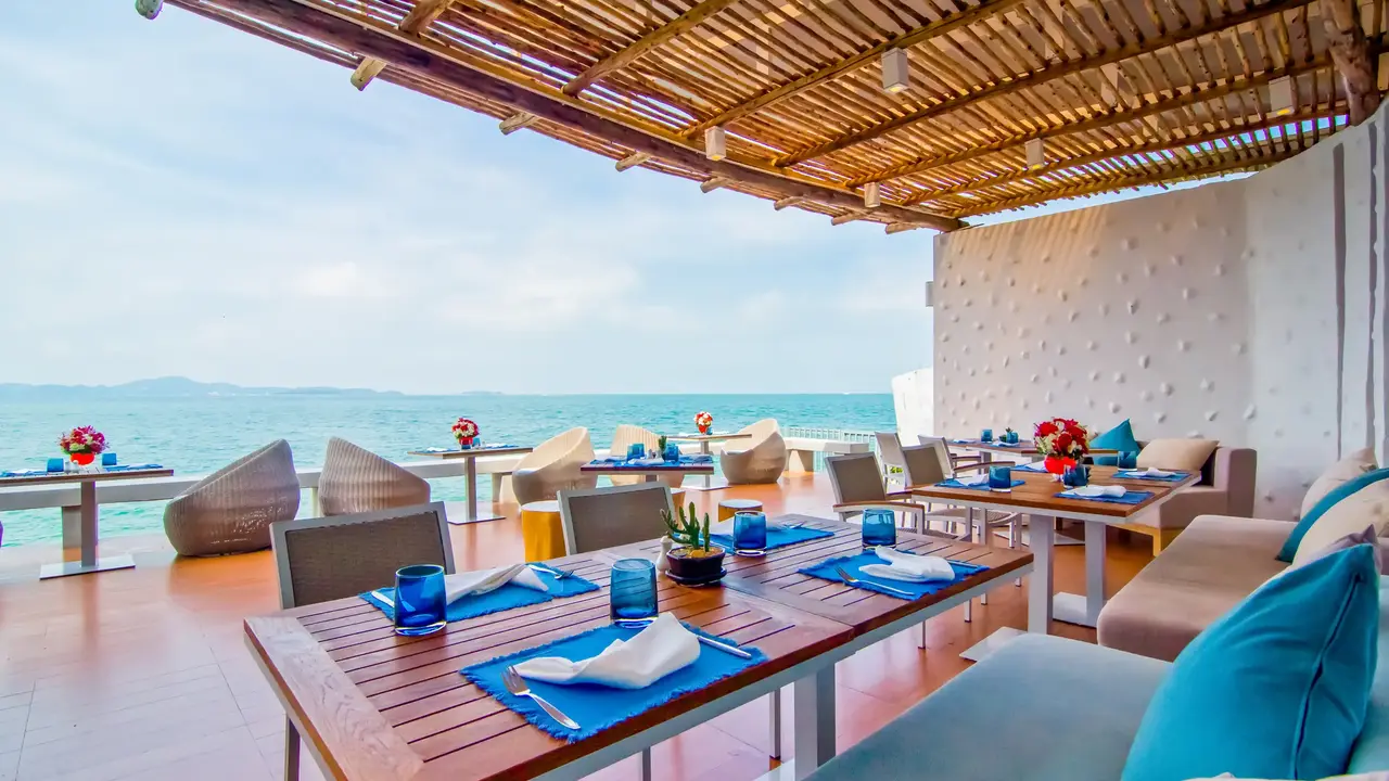 ROYAL CLIFF BEACH TERRACE