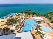 Royal Cliff Beach