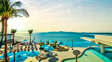 Royal Cliff Beach