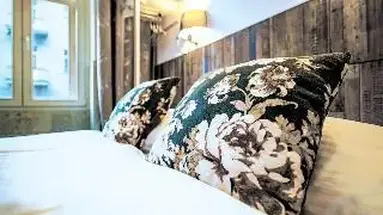 Royal Court Hotel