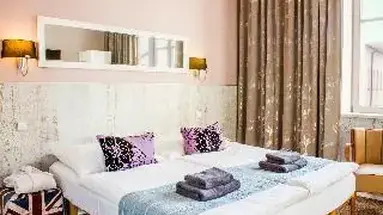 Royal Court Hotel
