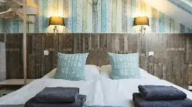 Royal Court Hotel