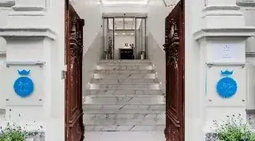 Royal Court Hotel