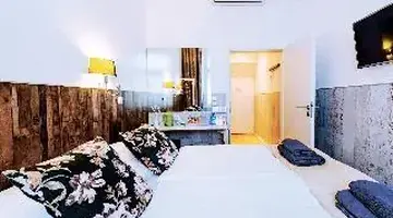Royal Court Hotel