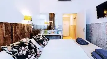 Royal Court Hotel