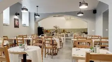 Royal Court Hotel