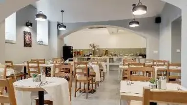Royal Court Hotel