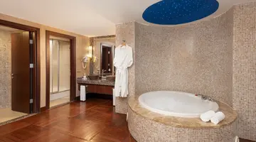 ROYAL DRAGON HOTEL