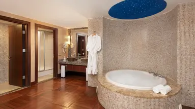 ROYAL DRAGON HOTEL