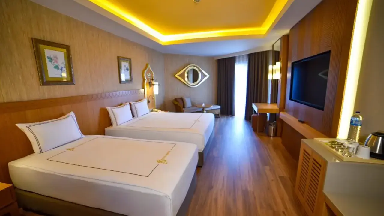 ROYAL DRAGON HOTEL