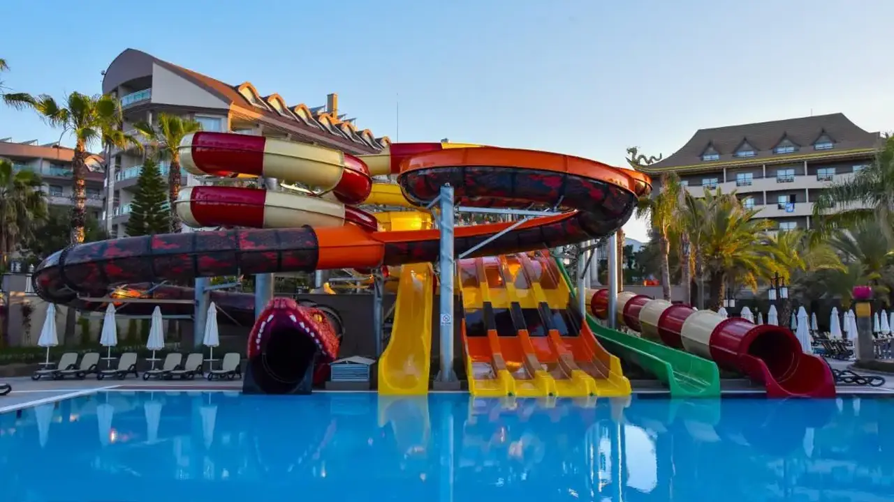 ROYAL DRAGON HOTEL