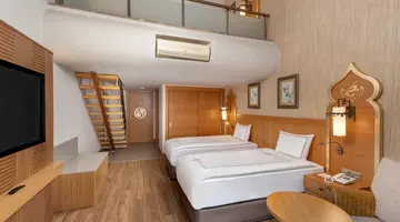 ROYAL DRAGON HOTEL